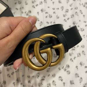Double G buckle gucci belt